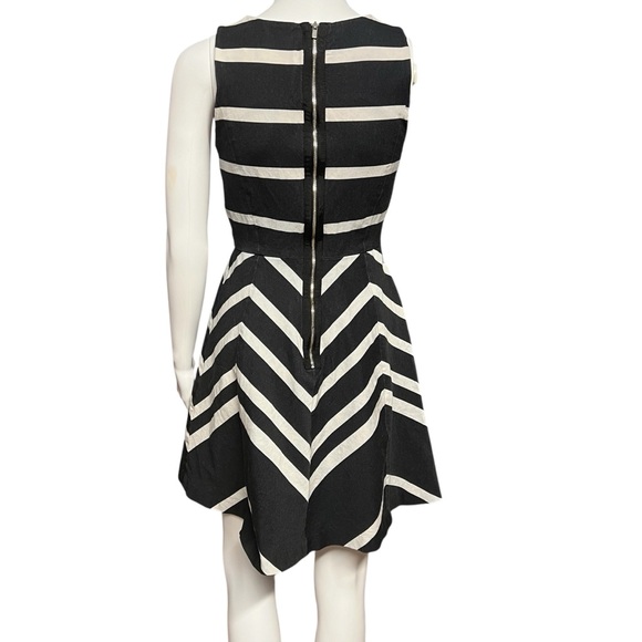 Banana Republic - Womens Striped Dress Sz. 8 - Picture 3 of 5